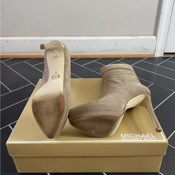 Michael By Michael Kors Haya Bootie Suede DK Dune Haircalf Boot 8 original box - Picture 2 of 10